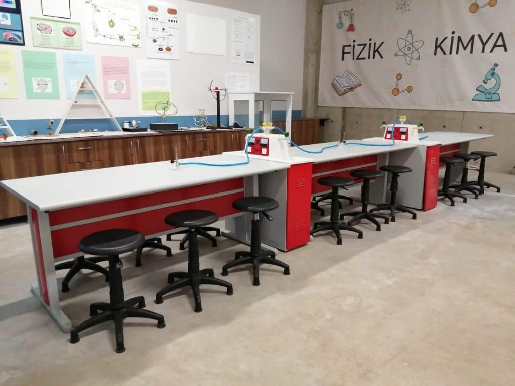 Fizik, kimya ve biyoloji laboratuvarı